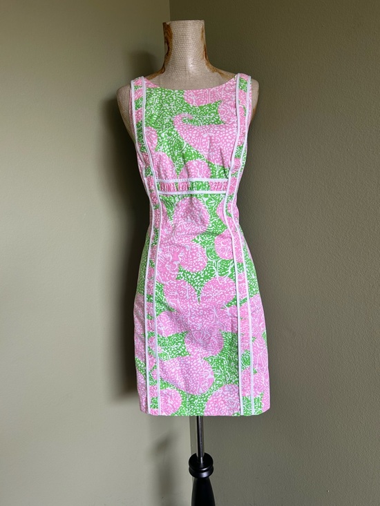 Lilly Pulitzer Dresses & Skirts - Lilly Pulitzer Pink & Green Floral Sleeveless Sheath Dress